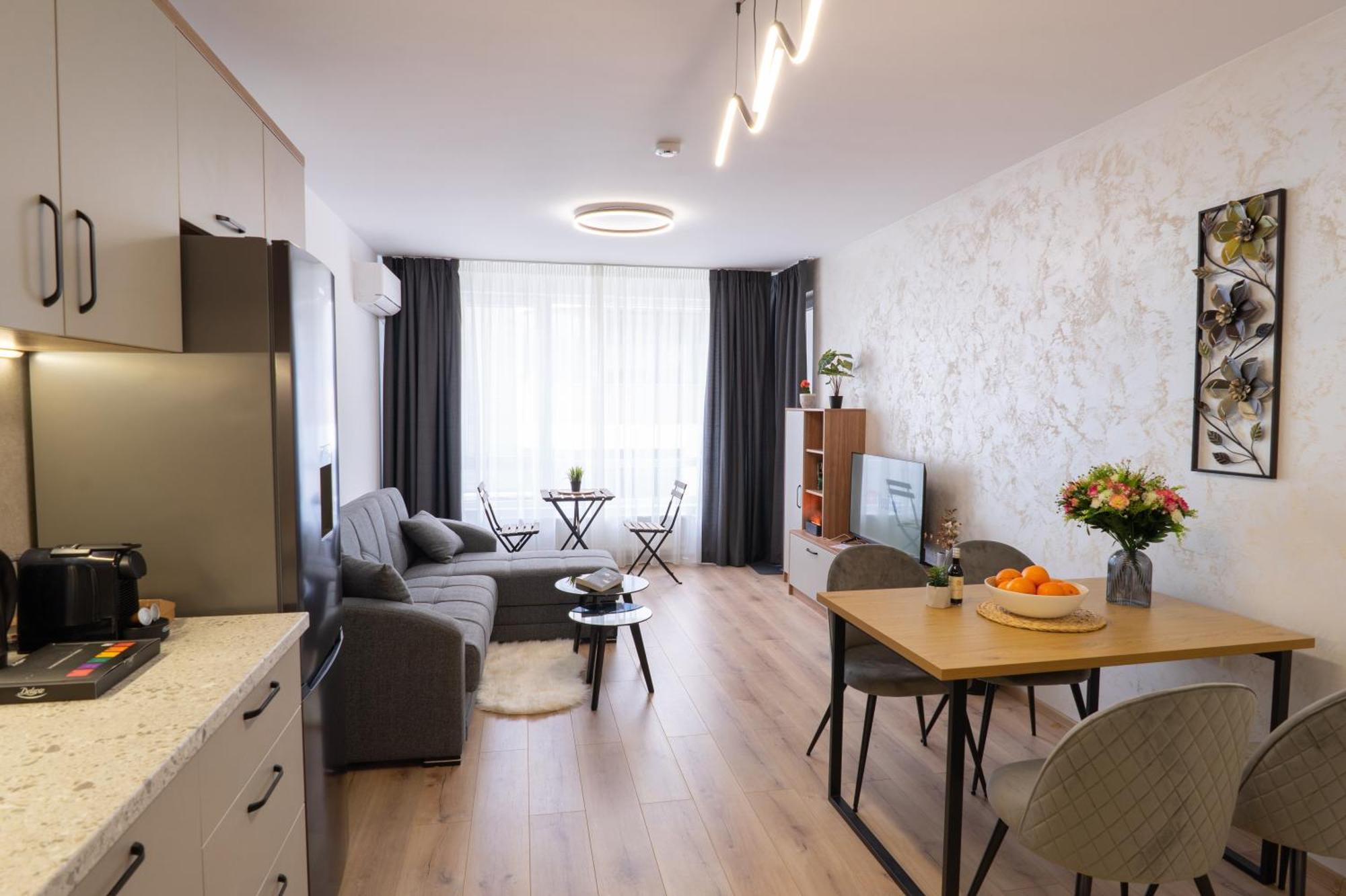 New Modern & Cozy Apartment With Free Parking Varna Bagian luar foto