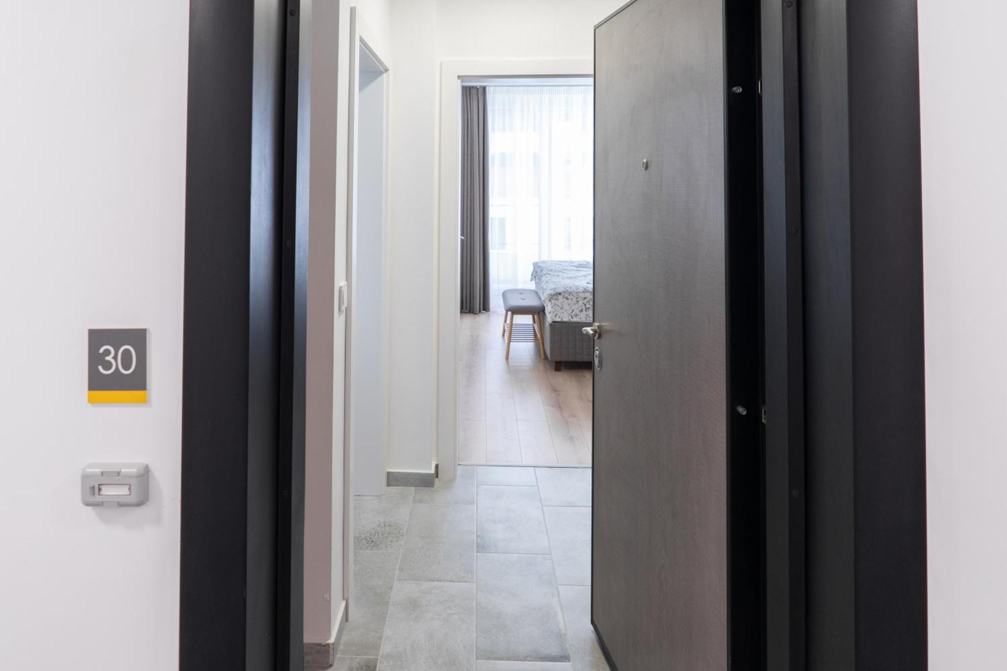 New Modern & Cozy Apartment With Free Parking Varna Bagian luar foto