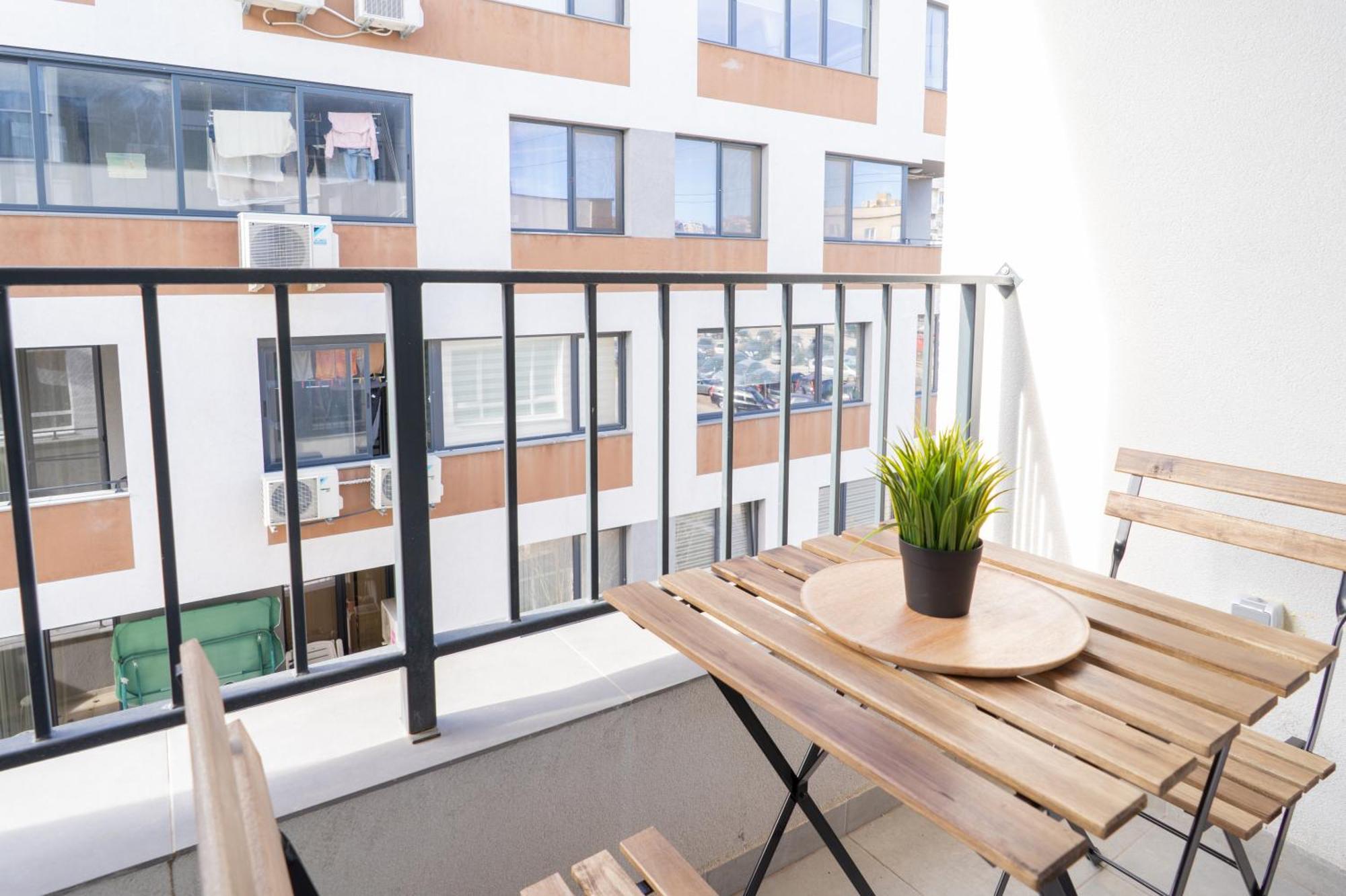 New Modern & Cozy Apartment With Free Parking Varna Bagian luar foto