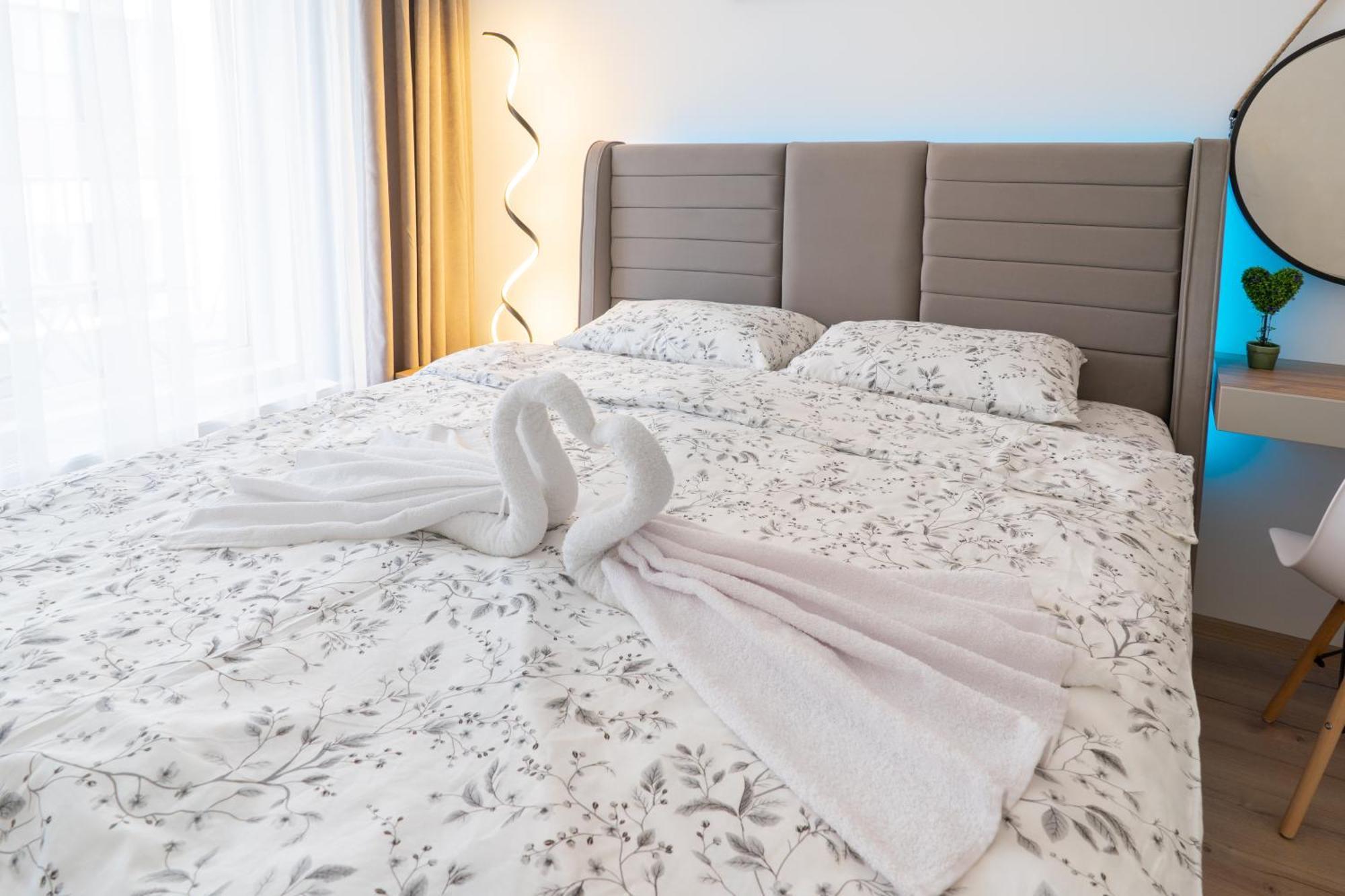 New Modern & Cozy Apartment With Free Parking Varna Bagian luar foto